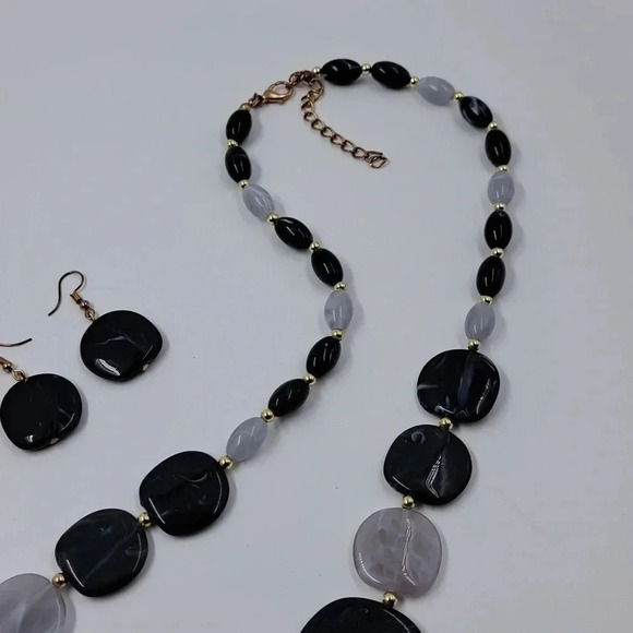 Fashion Accessories | Black Statement | Gold Accent beads | 2 piece set - Picture 4 of 4